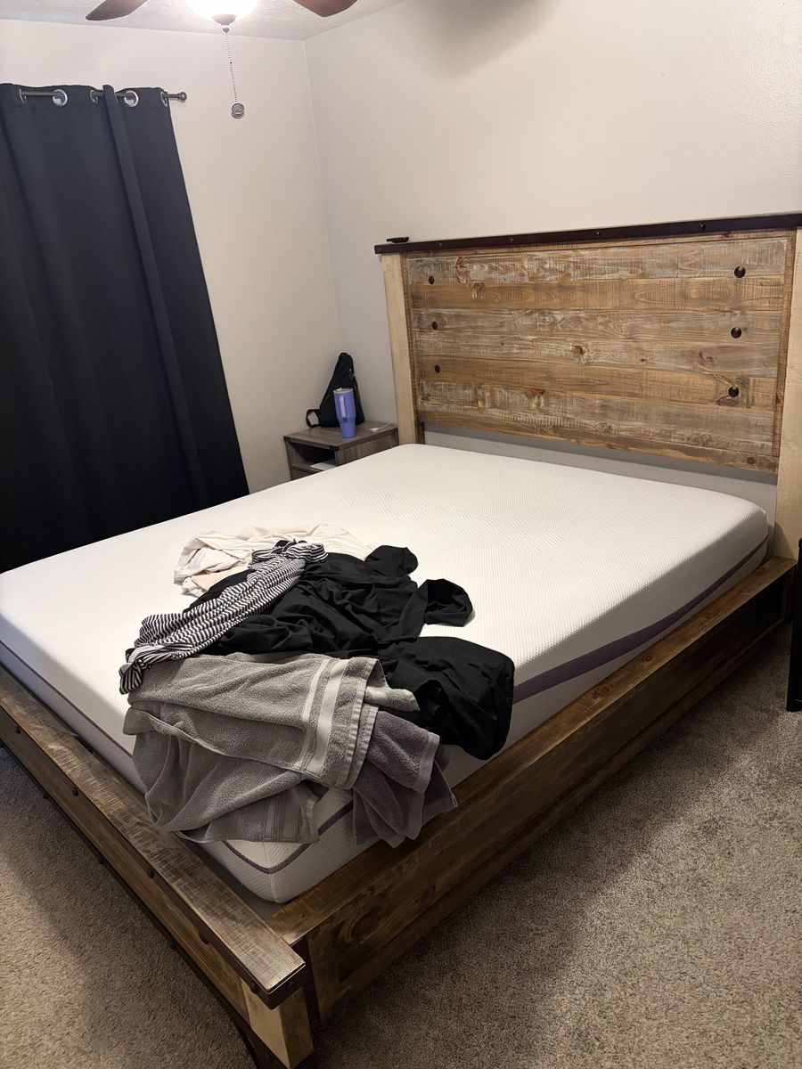 Cali King/ King Rustic Wooden Platform Bed Frame