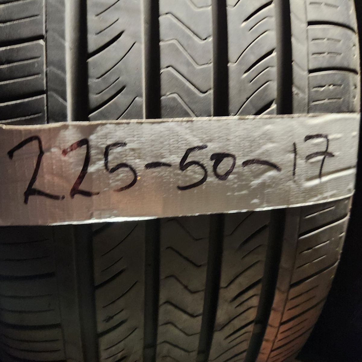 225/50r17 advanta er-800