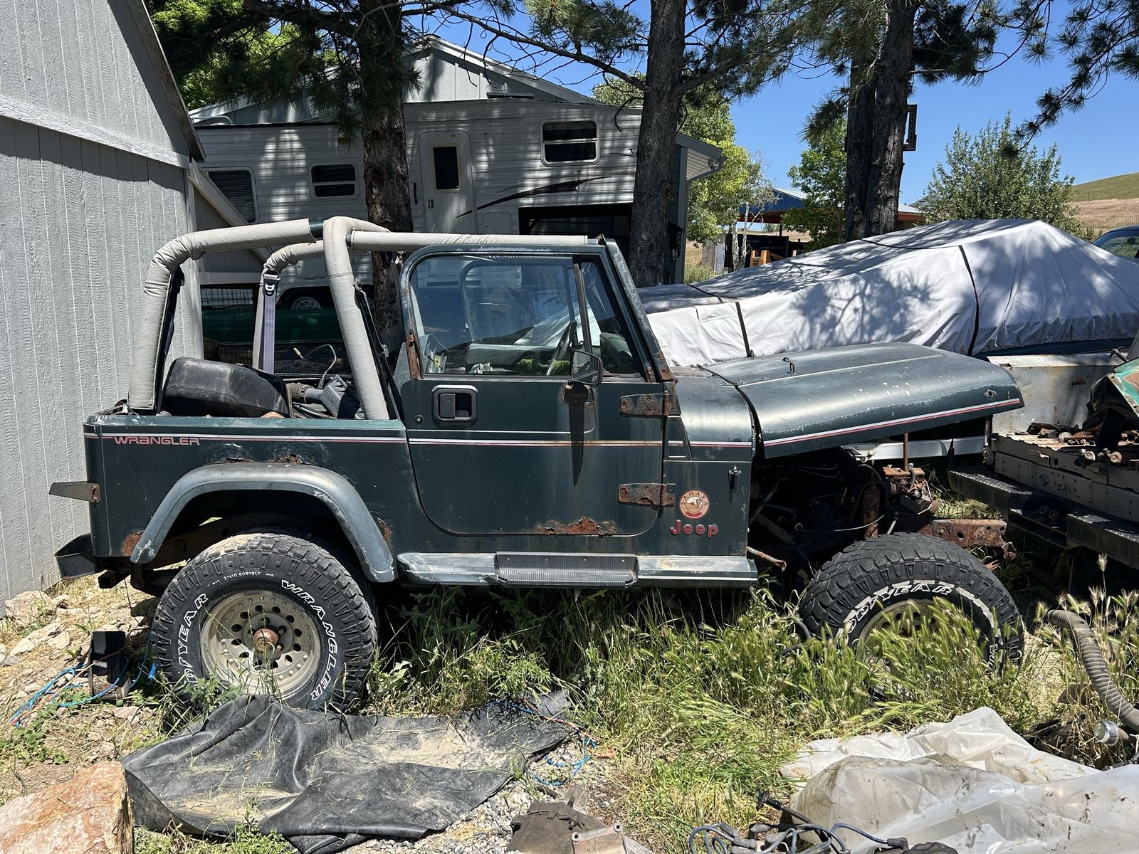 Parting out 1993 jeep wrangler.