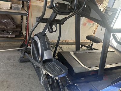 ProForm Carbon EL Elliptical - Excellent Condition, Smooth Full-Body Workout