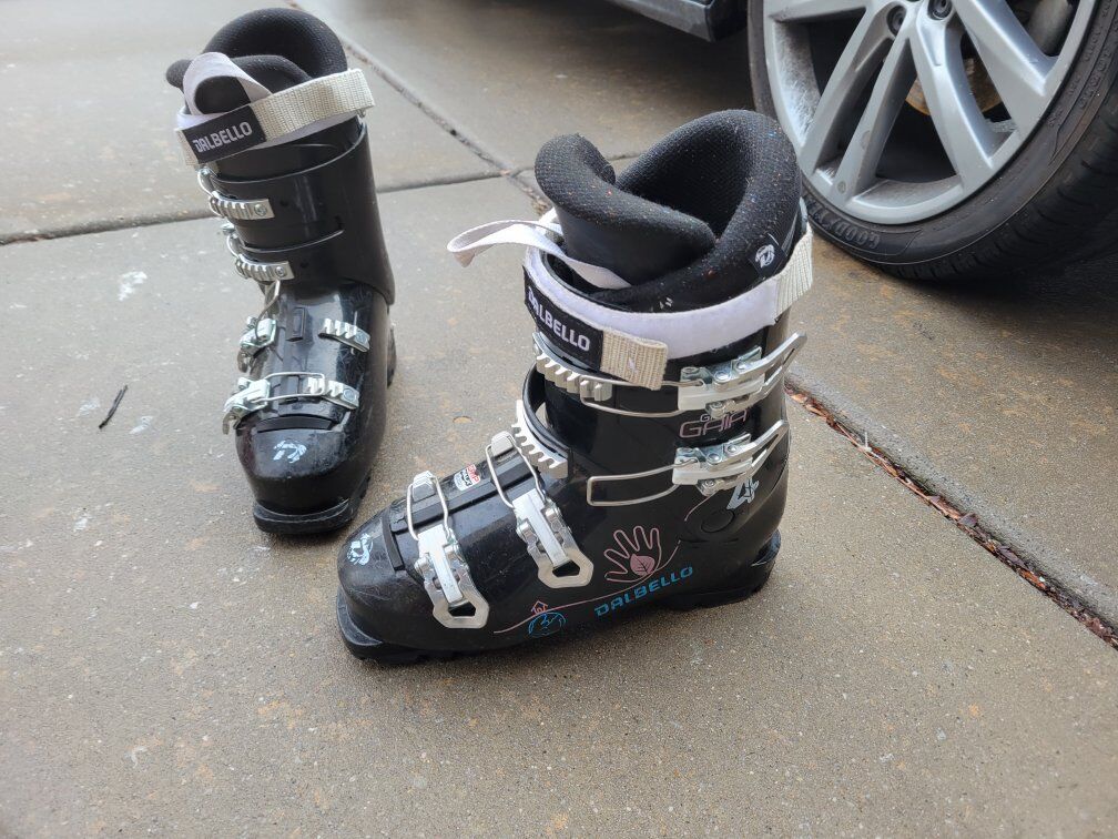 women's grip walk ski boots 25-25.5 W8-8.5