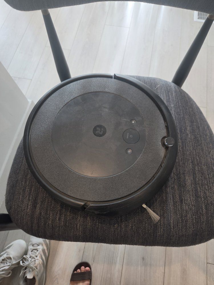 iRobot Roomba Robot Vacuum with Charging Base Station