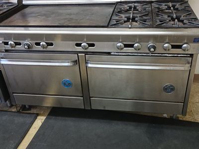 Commercial gas range