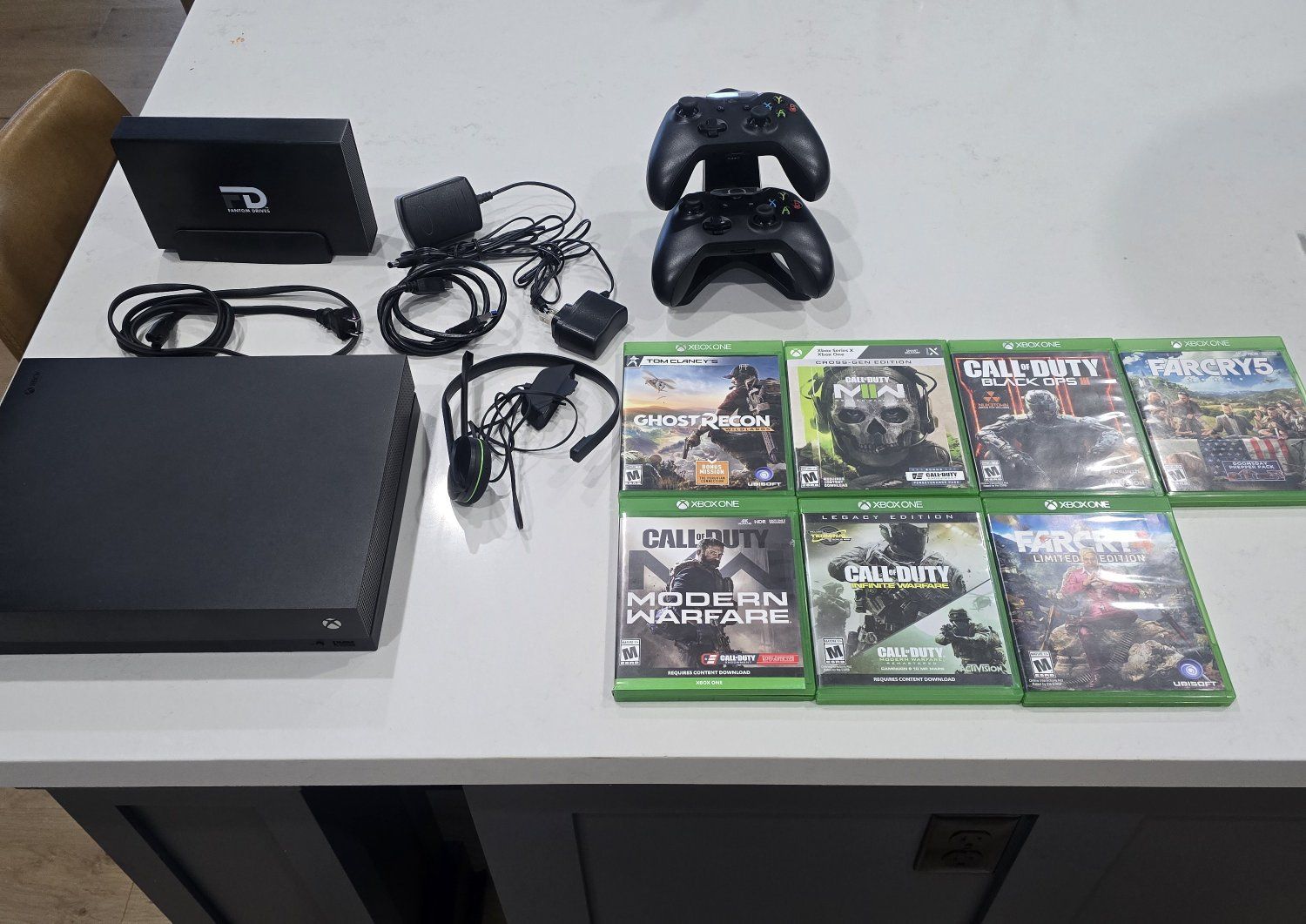 1TB Xbox One X Bundle