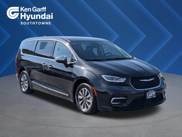 2023 Chrysler Pacifica Plug-In Hybrid Limited