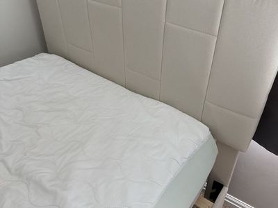 Twin bed frame
