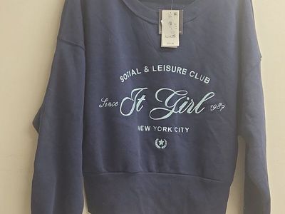 Grayson/Threads 'It Girl' Blue Graphic Sweatshirt Size L New with Tags