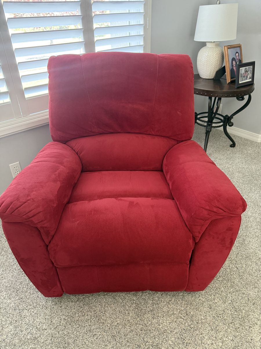 2 Recliners
