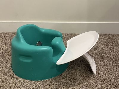 Bumbo with tray