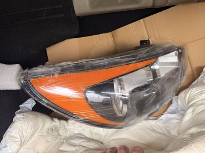Kia Rio headlight assembly (Left/Right)
