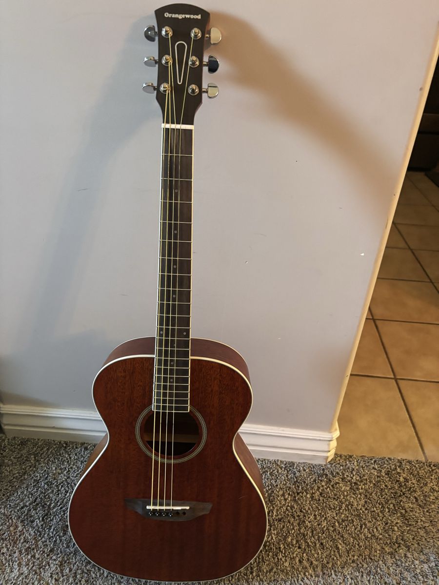 Orangewood dana mini Live Acoustic-Electric Guitar, Mahogany, Travel Size, Built-in Pickup