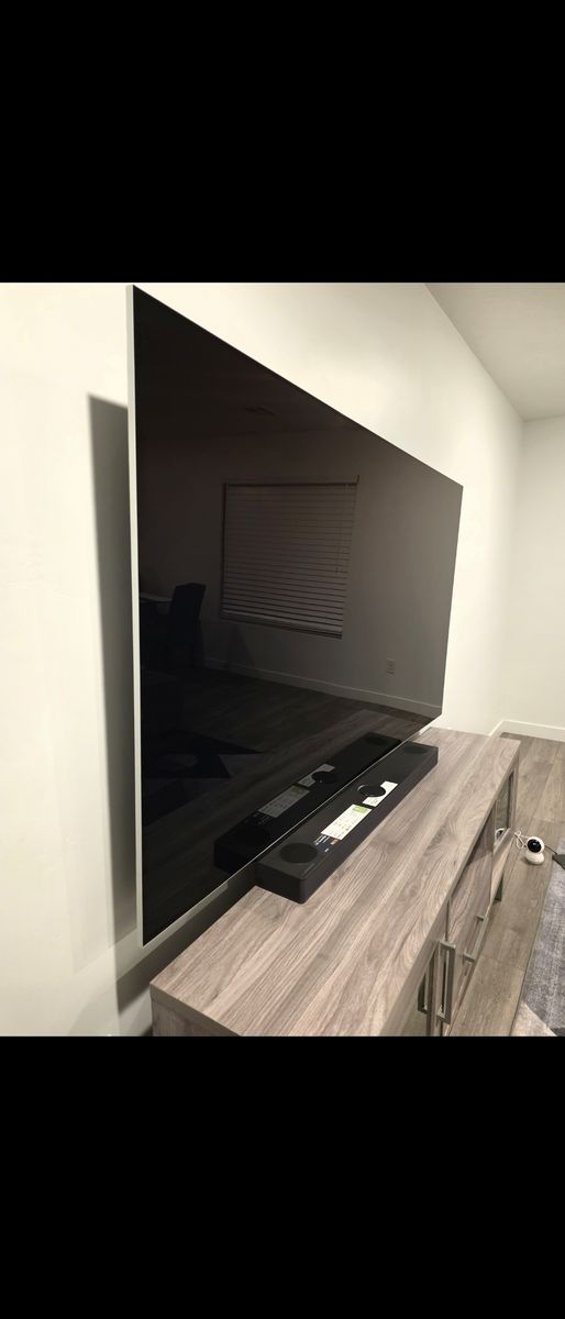 LG OLED 83" G2 Gallery Edition