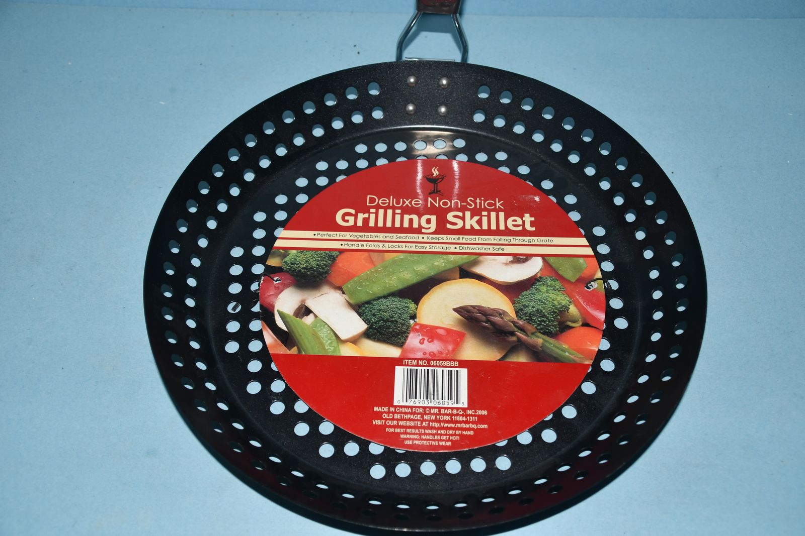 NEW BBQ GRILLING SKILLET ~ DIAMETER 12" ~ NON STICK ~ FOLDING HANDLE FOR STORAGE ~ $5