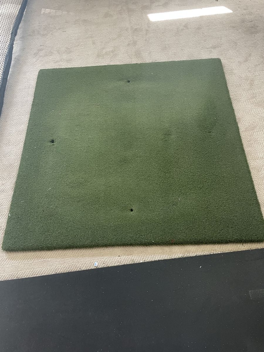 Topgolf Hitting Mat