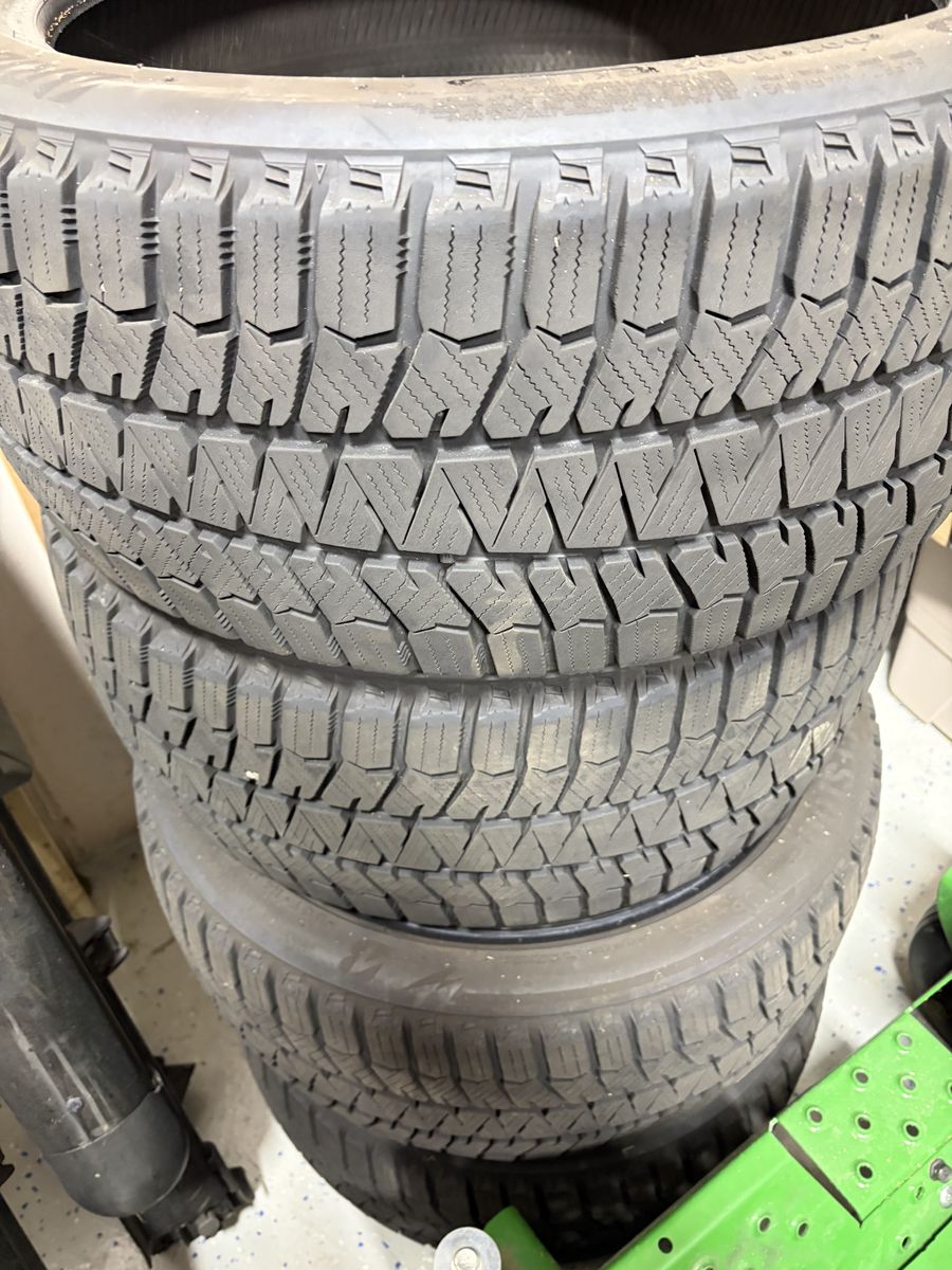 Tires Bridgestone Studless Blizzak 245/40R18