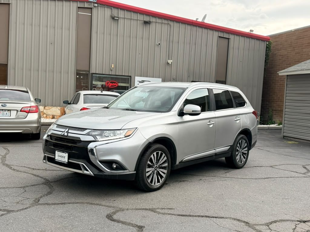 2020 Mitsubishi Outlander Special Edition