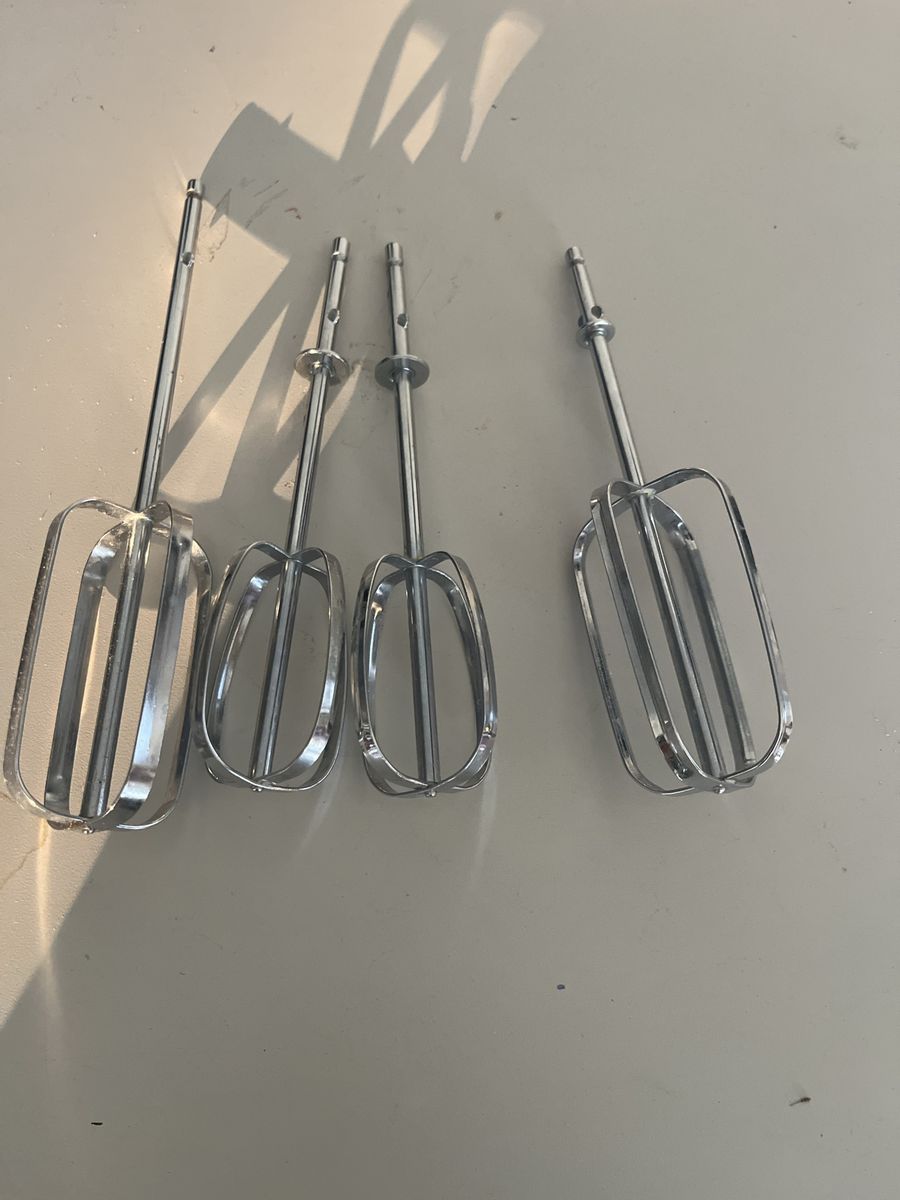 Unbranded Metal Hand Mixer Beaters/Whisker Attachments (Set of 4)