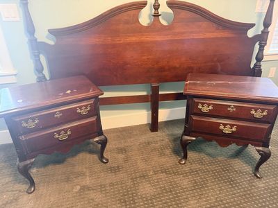 Traditional Wood Queen/King Size Headboard & Pair of 2-Drawer Nightstands