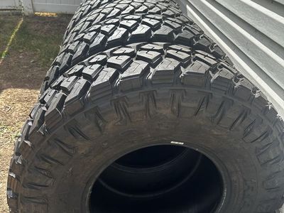 37x12.5x17 Tires