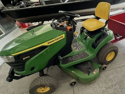 John Deere S140