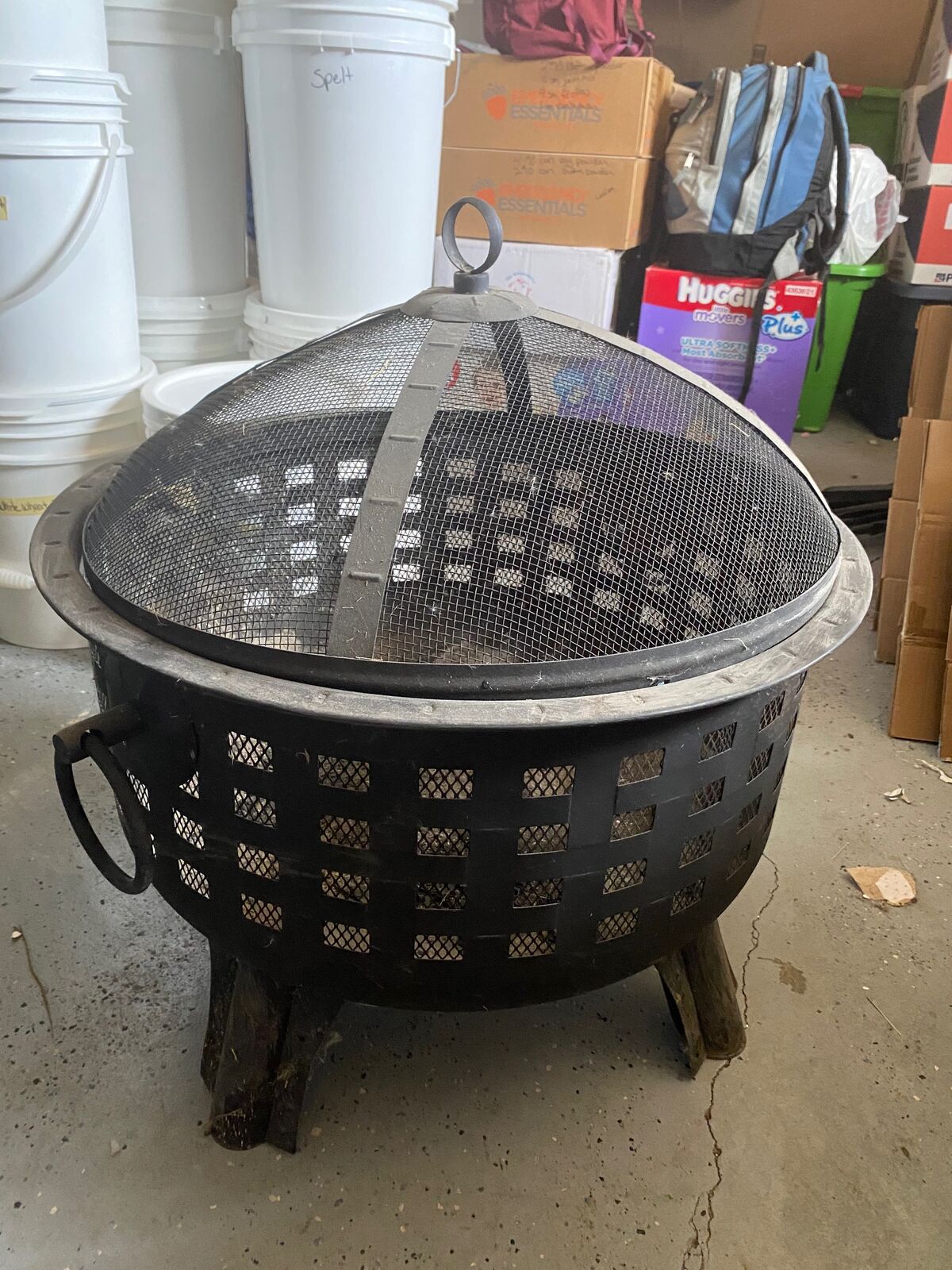 Amazon Basics 27” Steel Lattice Fire Pit