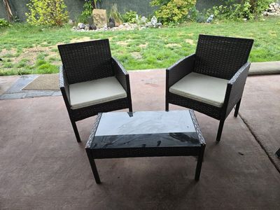 3-Piece Patio Conversation Set – Wicker Chairs