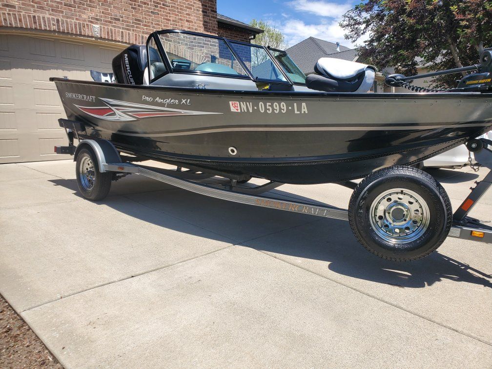 2013  Smoker Craft fishing boat