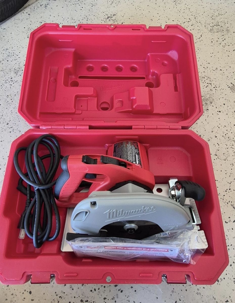 Milwaukee 6390-20 Tilt-Lok 120V 7-1/4" Circular Saw w/case Kit w/ Case