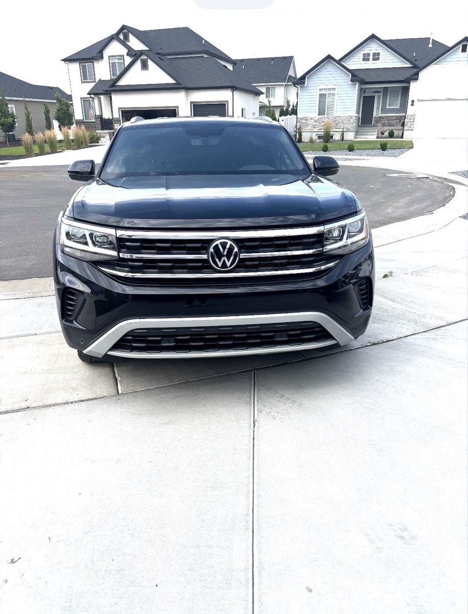 2020 Volkswagen Atlas Cross Sport 2.0T SE 4Motion