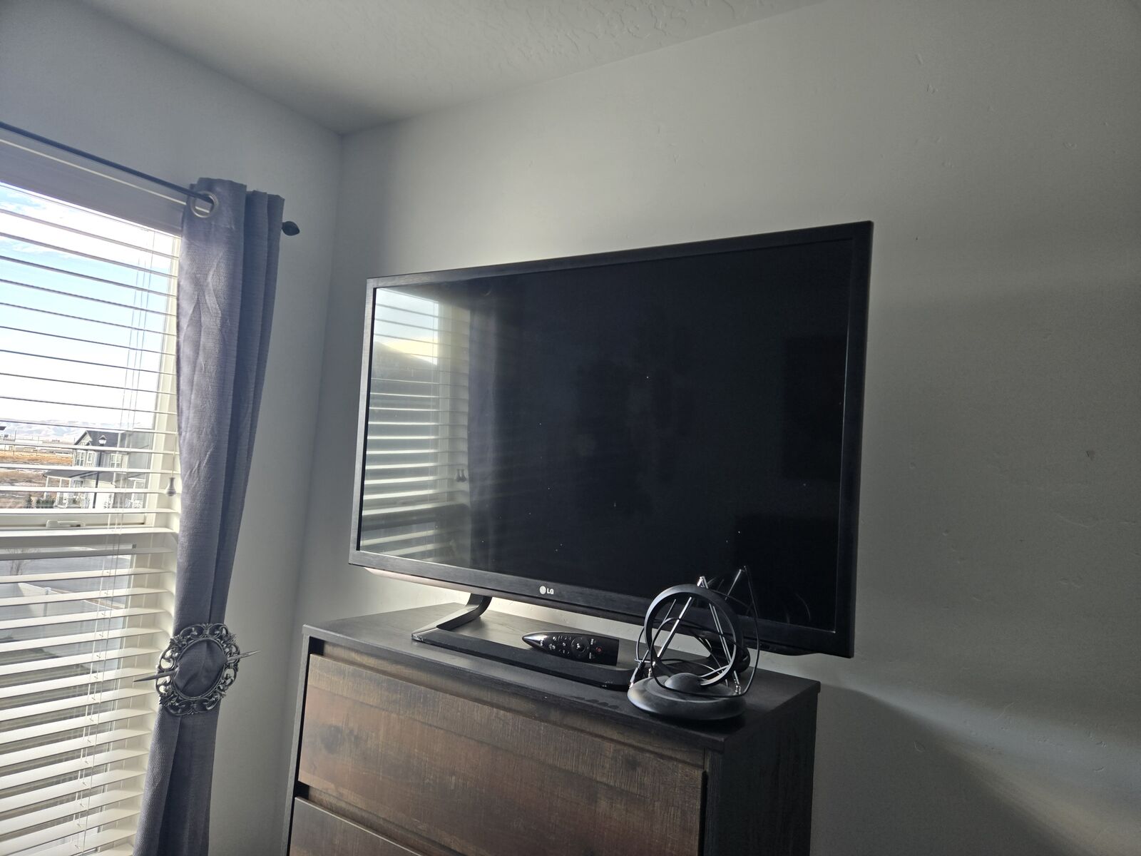 42" LG TV