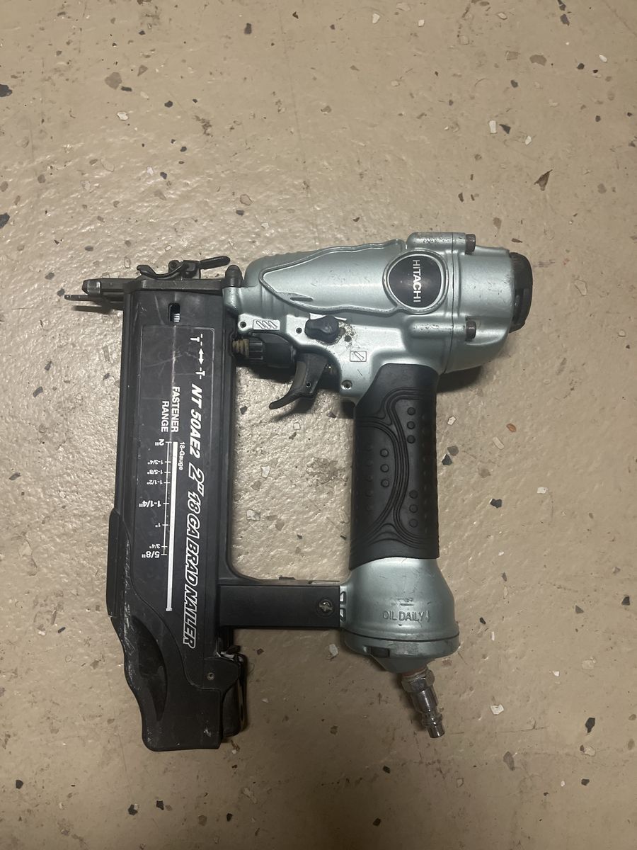 Hitachi NT 50AE2 18-Gauge 2" Brad Nailer - Pneumatic Fastener Gun, UsedGood