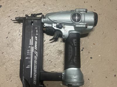 Hitachi NT 50AE2 18-Gauge 2" Brad Nailer - Pneumatic Fastener Gun, UsedGood