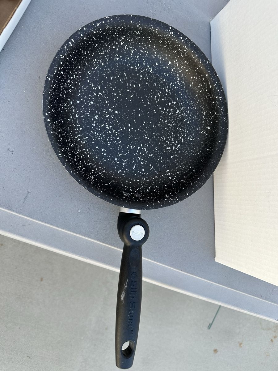 Non stick pan