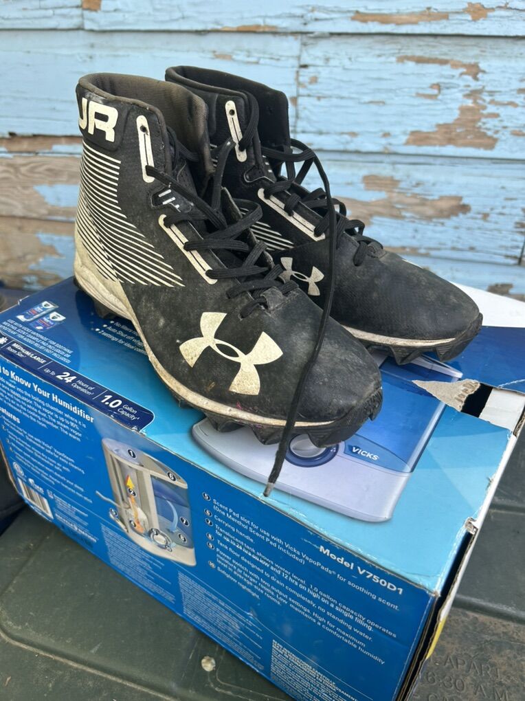 Under Amor Football Cleats