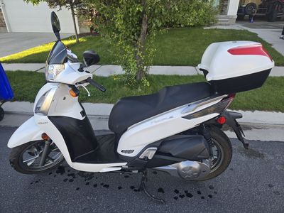 Kymco people GTI300 scooter