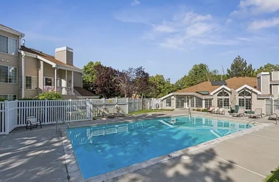 Beautiful 2 Bed / 2 Bath Condo in the Heart of Bountiful – 960 Sq Ft