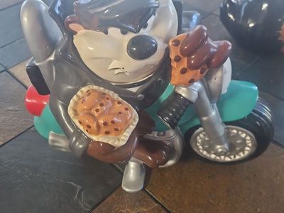 Looney Tunes Tazmanian Devil on a Harley Motorcycle Cookie Jar with Looney Tunes Daffy Duck Cookie Jar – Bugs Bunny Cartoons