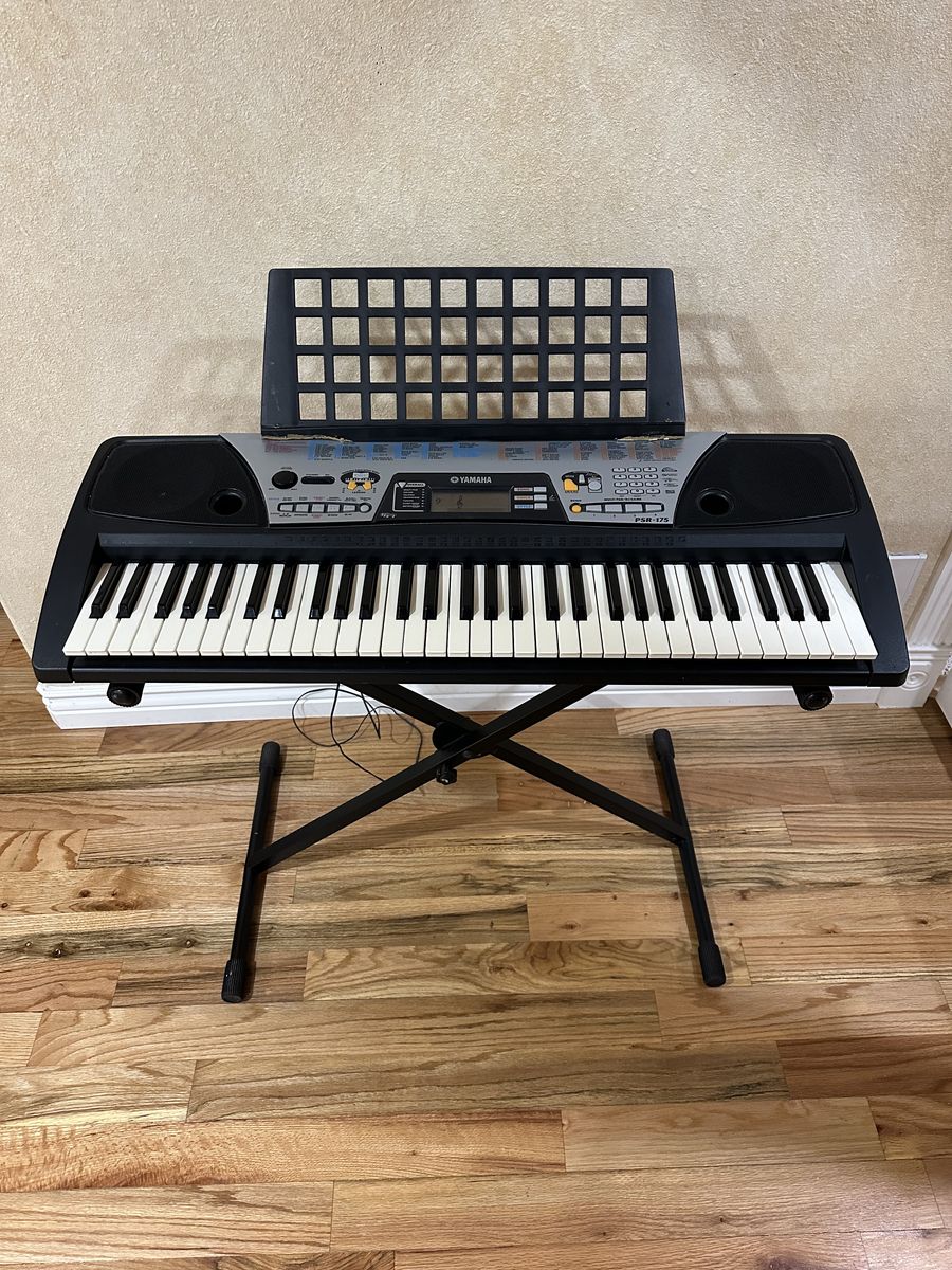Yamaha Piano Keyboard and Stand
