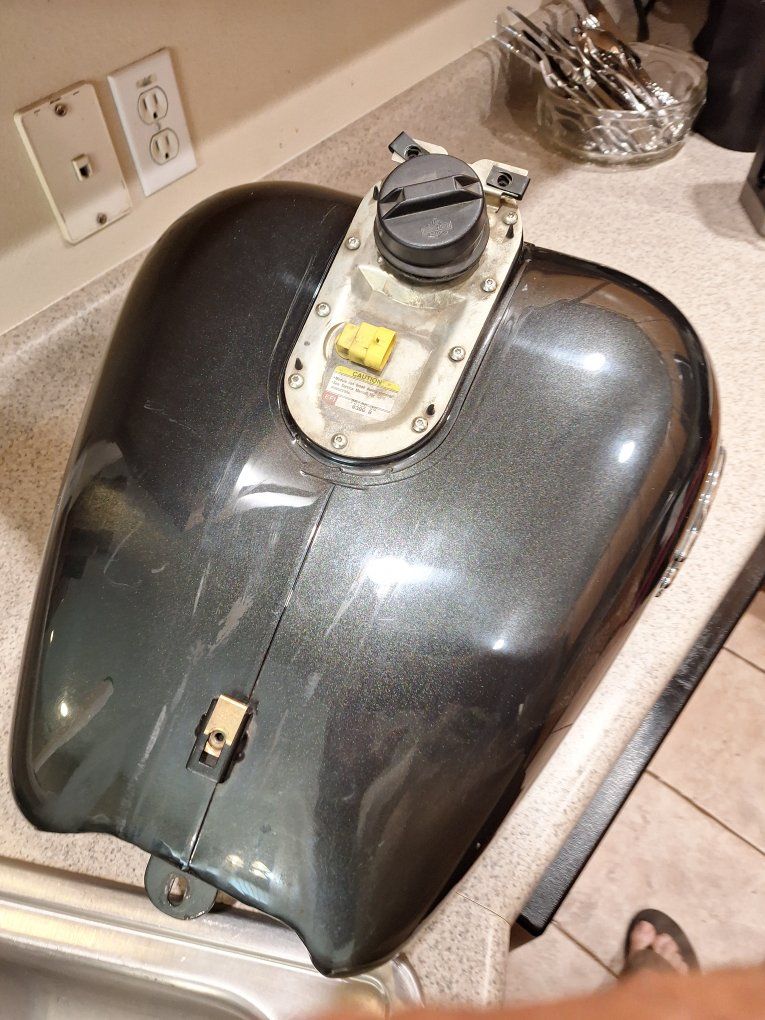2006HD Ultra-Gas Tank for Sale