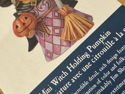 Jim Shore Heartwood Creek Mini Witch Holding Pumpkin Figurine 6014477