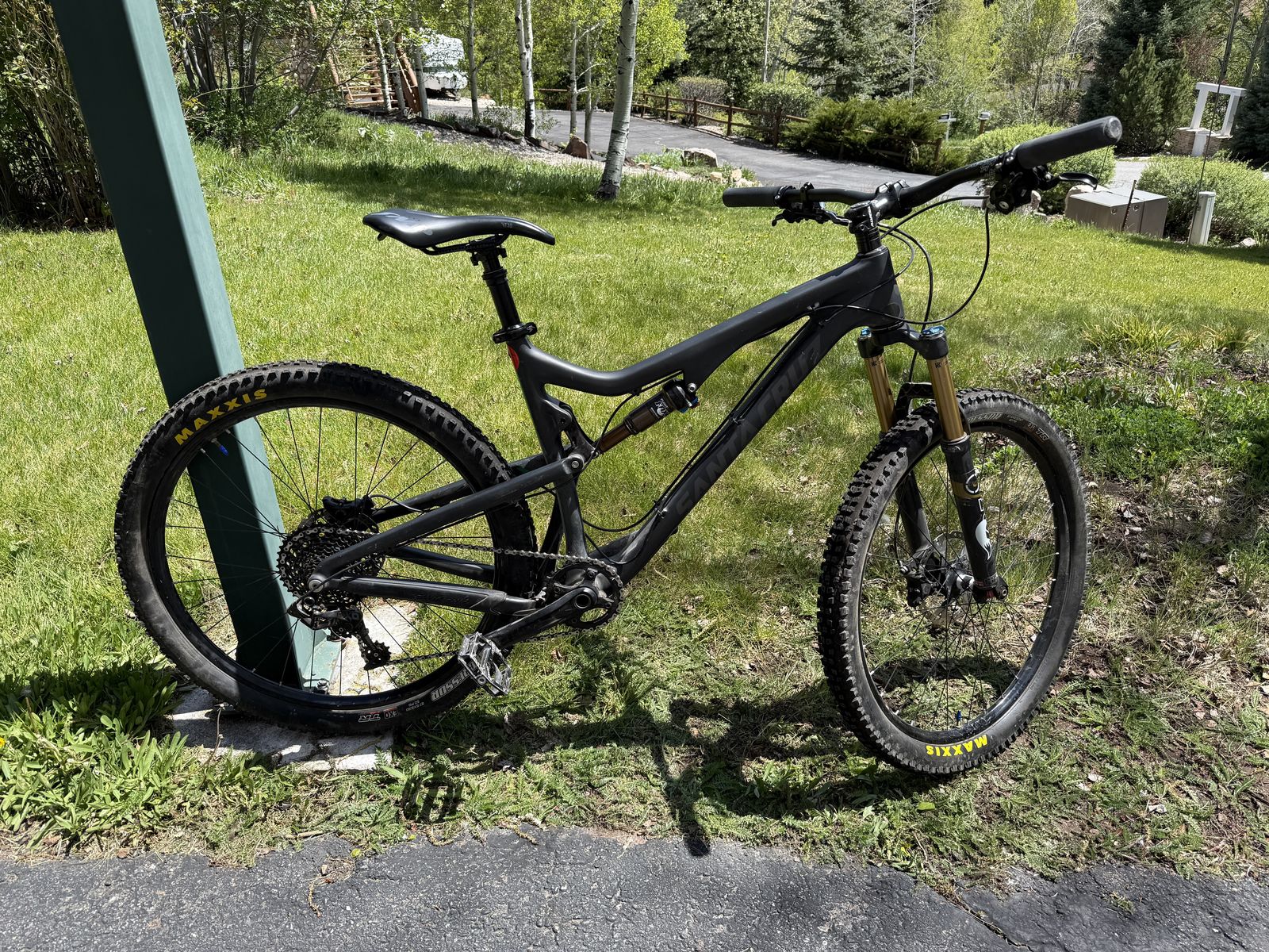 Santa Cruz Solo (5010) Carbon frame, Large, Full Suspension Trail bike, 27.5 wheels