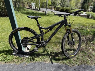Santa Cruz Solo (5010) Carbon frame, Large, Full Suspension Trail bike, 27.5 wheels
