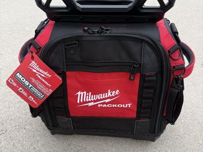Milwaukee PACKOUT 15 in. Structured Tool Bag