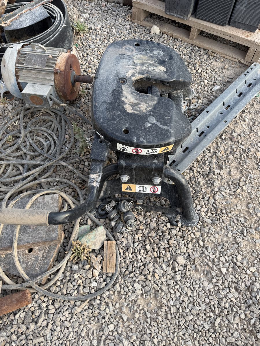 Main image 3