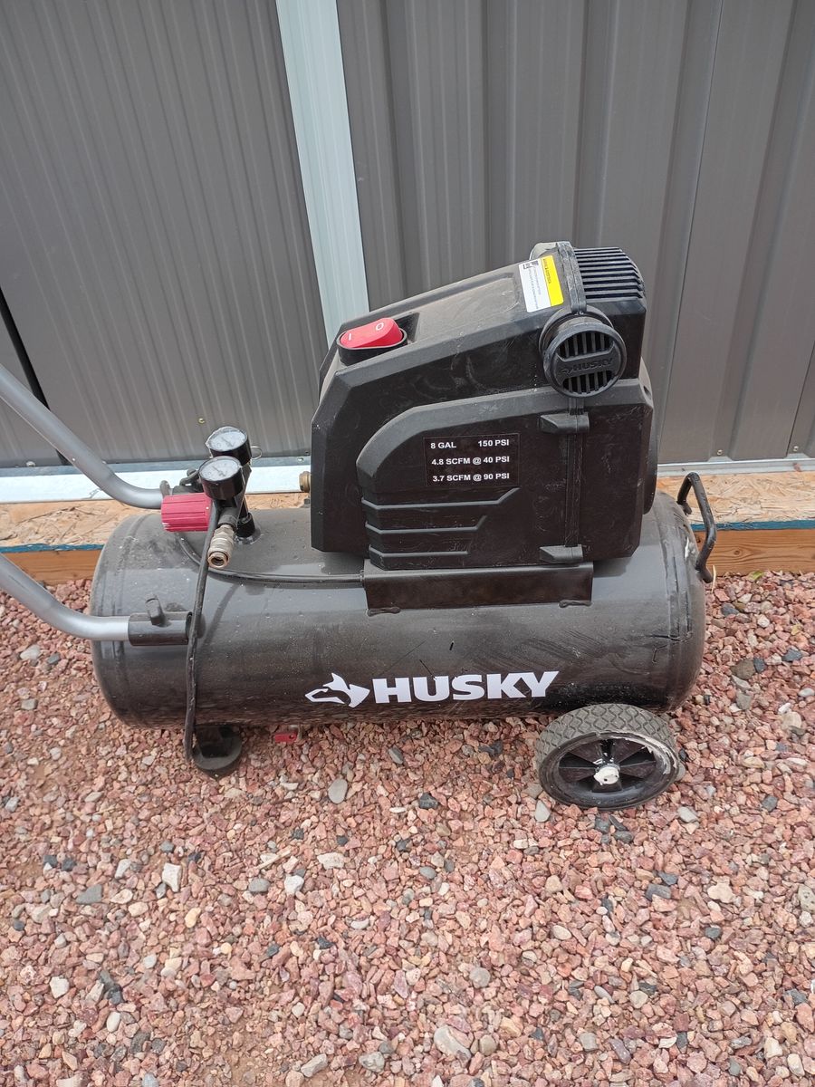 Husky 8 gallon 150 psi air compressor