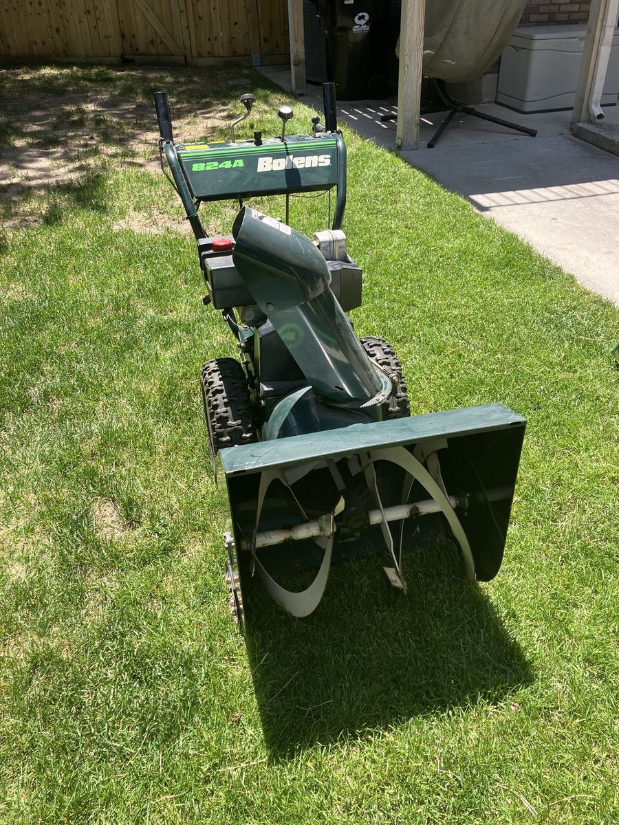 Bolens 824A Snowblower