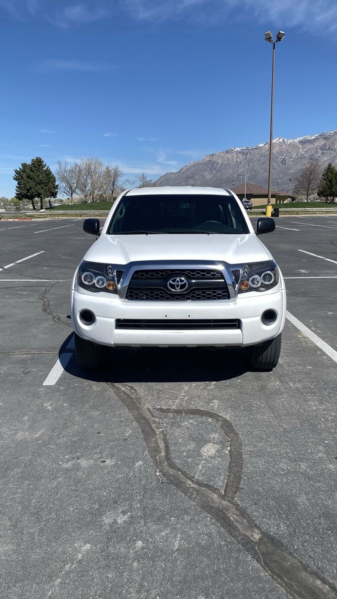 2011 TOYOTA TACOMA