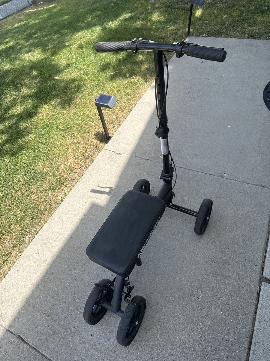 Knee Scooter for Foot or Ankle Injury Recovery - Black Mobility Aid