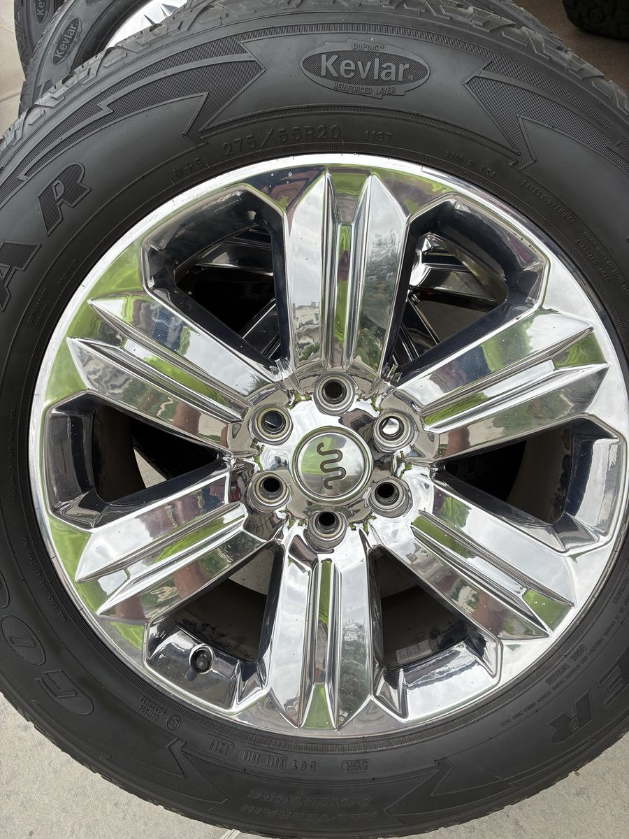 F 150 20 in Chrome wheels