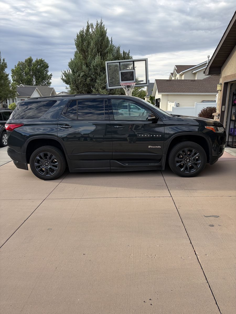 2021 Chevrolet Traverse RS